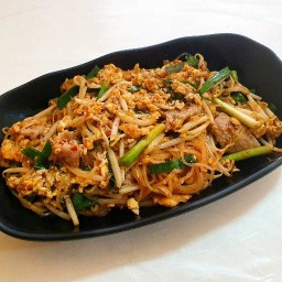 กะเพราลุงหน่อยอร่อยเเละถูก