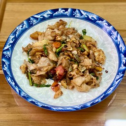 เส้นใหญ่ผัดขี้เมาไก่เส้นกรอบ