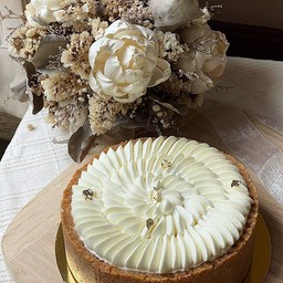 ครีมสดน้ำมะพร้าวน้ำหอม คัสตาร์ดครีมมะพร้าวน้ำหอมเนื้อเนียน ตัวฐานหอมเนยกรอบร่วน