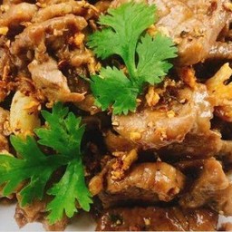 หมูกะเทียมเป็นกับข้าว