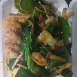 ผัดฉ่าปลากะพงราดข้าว