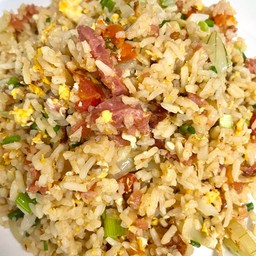ข้าวผัดแหนม