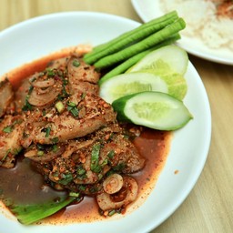 น้ำตกคอหมูย่าง