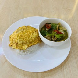 ข้าวแกงเขียวหวานไก่ + ไข่เจียว