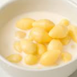 แปะก๊วยนมสด