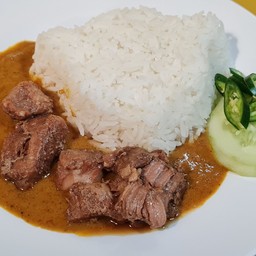 ข้าวแกงกะหรี่หมูตุ๋น