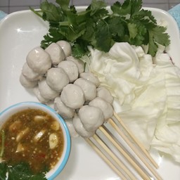 ลูกชิ้นหมูนมสด