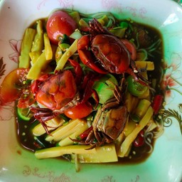 ตำหน่อไม้ตีนไก่