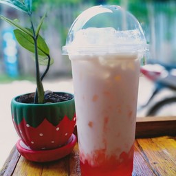 สตอเบอรี่นมสดเย็น