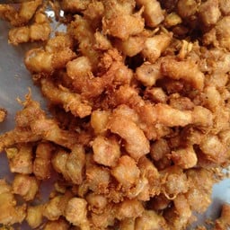 หมูทอดกระเทียมแฮปปี้แลนด์