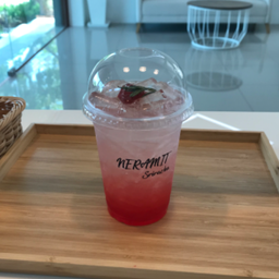 สตรอเบอร์รี่โซดา