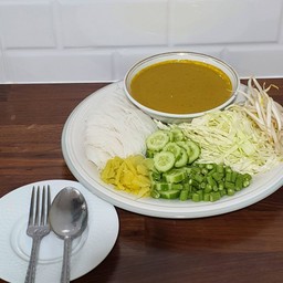 ขนมจีนปักษ์ใต้ ปลาทูแกะ กุ้งแพ เชฟปอนด์