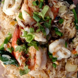 ข้าวผัดทะเล!