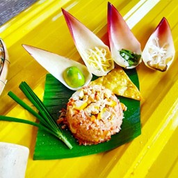 ข้าวผัดไข่ห่อ