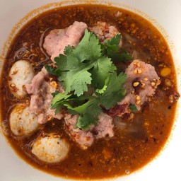 ก๋วยเตี๋ยวต้มยำหมูเด้ง