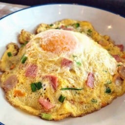 ไข่ข้น Bistro