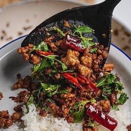 ข้าวกะเพราป่า ( เนื้อสับ )