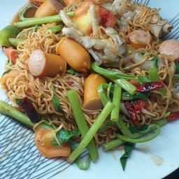 ต้น ร้านเหล้า