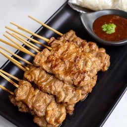 แหม่มหมูปิ้งพารวยอาหารตามสั่ง (พฤกษา 14บี)