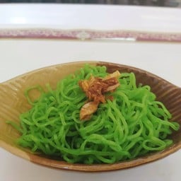 เส้นบะหมี่หยกลวก