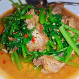บุ้งหมูกรอบ