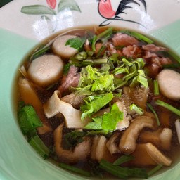 เกาเหลาลูกชิ้นเนื้อสด