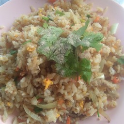 ข้าวผัดเเหนม