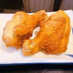 น่องไก่ทอด ชิ้นใหญ่ ทาซอสหม่าล่า 1ชิ้น