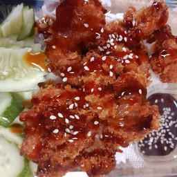 ข้าวไก่ทอดเทริยากิ)(ทอดใหม่ๆช้านิดหนึ่งนะคะ)