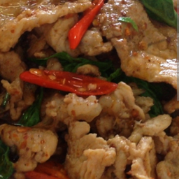 พริกแกงเนื้อไปกับข้าว