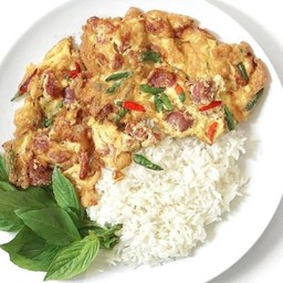 ข้าวไข่เจียวแหนม