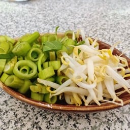 ผักบุ้งลวก กับ ถั่วงอกลวก