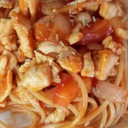 สปาเก็ตตี้ผัดซอสไก่