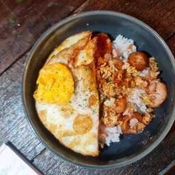 ไส้กรอกไก่กระเทียมพริกไทยดำ (Galic Pepper Sausage)