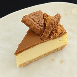 โลตัสบิสคอฟคาราเมลชีสพาย