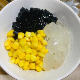 ข้าวโพดลูกชิดเฉาก๊วยน้ำลำใย