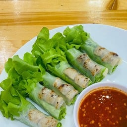 แหนมเนืองโรล