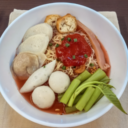 ก๋วยเตี๋ยวลูกชิ้นปลาเย็นตาโฟ Deli