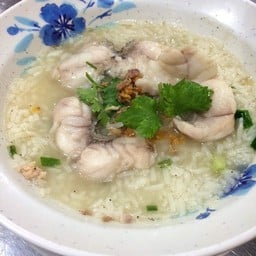 ข้าวต้มเนื้อปลา