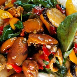 หอยแมลงภู่ผัดใบโหระพา (กับข้าว)