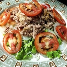 สลัดปลาทูน่า