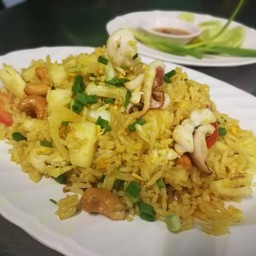 ข้าวผัดสับปะรด