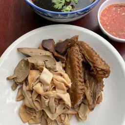 ชุดไส้-เครื่องในรวม ตับ กึ๋น เป็ดพะโล้