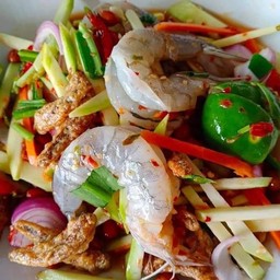 ยำมะม่วงกุ้งสด