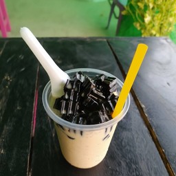 เฉาก๊วยนมสด