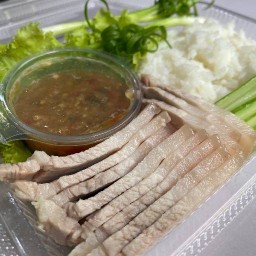 หมูสามชั้นต้ม น้ำจิ้มซีฟู๊ดปลาร้า สูตรเด็ดลาดพร้าววังหิน