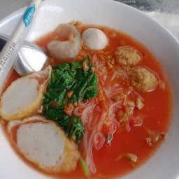 ก๋วยเตี๋ยวเส้นเล็กน้ำเย็นตาโฟ