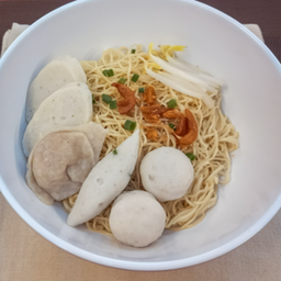 ก๋วยเตี๋ยวลูกชิ้นปลา Deli