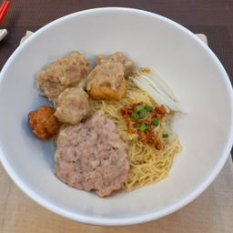 ก๋วยเตี๋ยวลูกชิ้นแคะ Deli