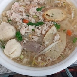ก๋วยเตี๋ยวหมูสับน้าใส